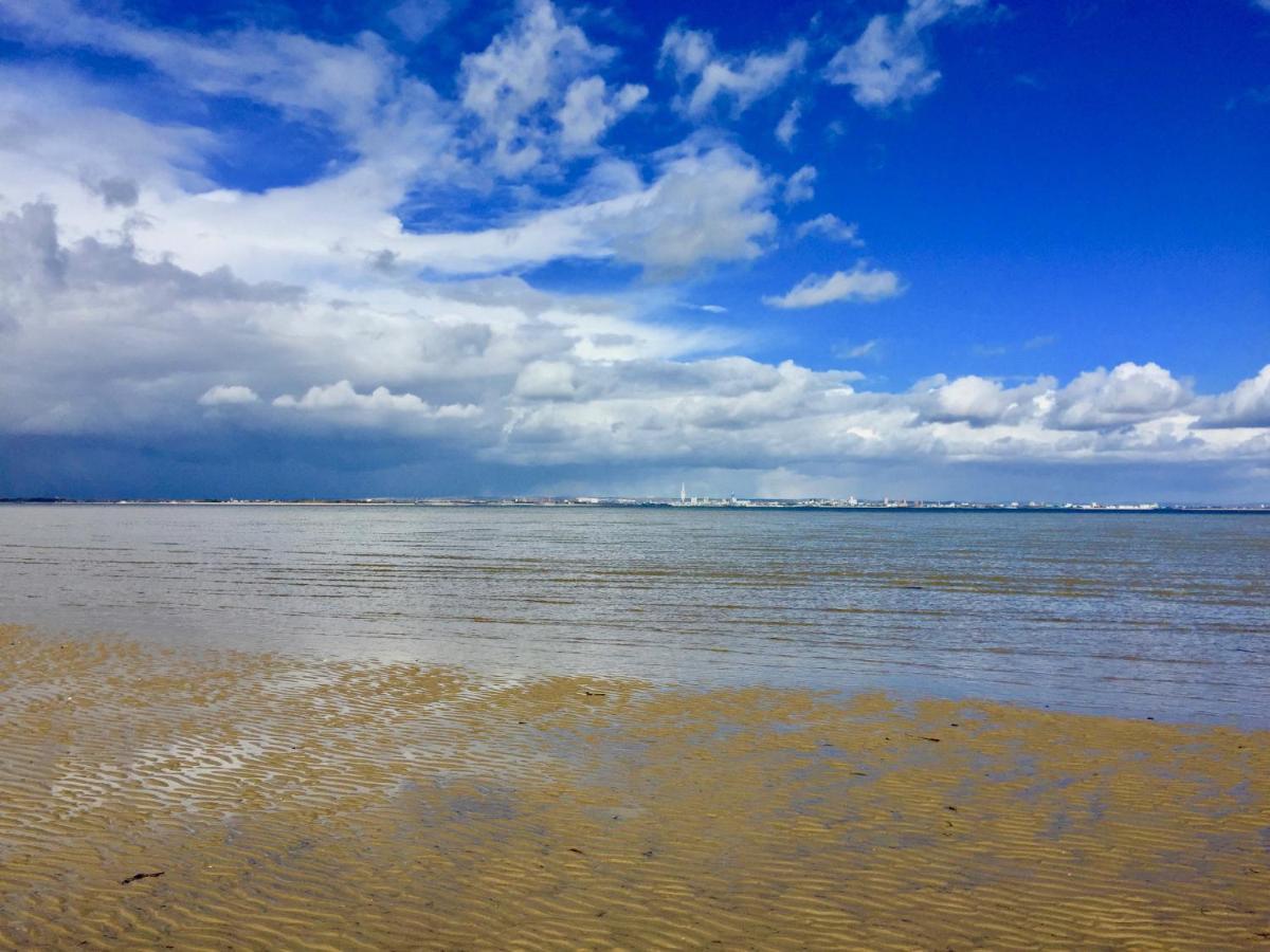 Arden Villa, Sleeps 8, Moments From The Golden Sandy Beach Of Ryde Ryde  Exteriér fotografie
