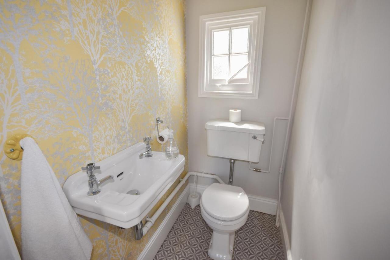Arden Villa, Sleeps 8, Moments From The Golden Sandy Beach Of Ryde Ryde  Exteriér fotografie