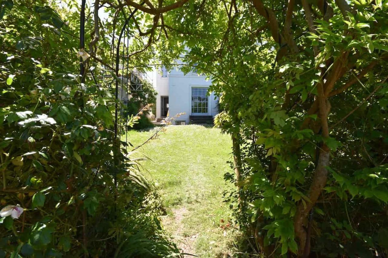 Arden Villa, Sleeps 8, Moments From The Golden Sandy Beach Of Ryde Ryde  Exteriér fotografie